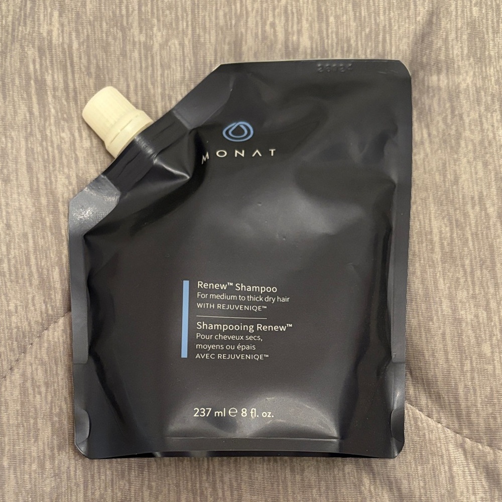 MONAT Renew Shampoo with rejuveniqe